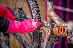 Manusi de curatare Muc-Off Deep Scrubber Pink XL - Img 3