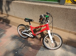 Bicicleta copii WOOM 3 ROSU