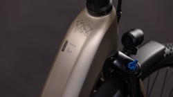 BICICLETA ELECTRICA CUBE NURIDE HYBRID PRO 600 EASY ENTRY FLASHSTONE CHROME - Img 9