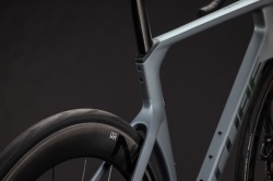 BICICLETA CUBE LITENING AERO C:68X SLT SLATEGREY PRIZM 2027 52 cm - Img 3