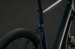 BICICLETA CUBE NULANE PRO NIGHT CHROME 2027 L - Img 4