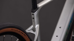 BICICLETA ELECTRICA CUBE NULANE HYBRID C:62 RACE 400X SLEEKGREY PRISM - Img 16