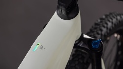 BICICLETA ELECTRICA CUBE REACTION HYBRID PRO 800 DESERTSTONE DRIEDHERBS - Img 18