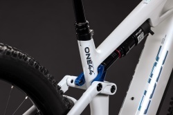 BICICLETA ELECTRICA CUBE STEREO HYBRID ONE44 HPC PRO 800 METALLICWHITE BLUE 2027 cadru L (20") - roti 29 - Img 4