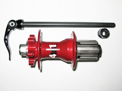 Butuc Spate Disc Novatec D882 4in1 QR10 36H auriu sau rosu