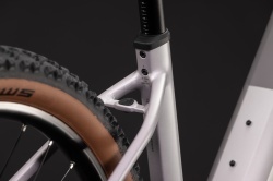 BICICLETA ELECTRICA CUBE REACTION HYBRID PRO 800 EASY ENTRY LILACBREEZE PRIZM 2027 L - Img 4