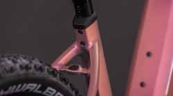 BICICLETA ELECTRICA CUBE REACTION HYBRID SLX 800 EASY ENTRY SHIFTBLUSH ART - Img 10
