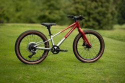 Bicicleta Superior TEAM 20 20 Gloss Brushed Alu/Red - Img 2