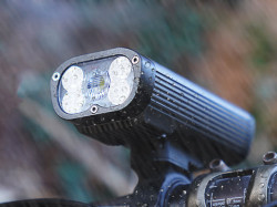 Far bicicleta RAVEMEN PR2400