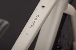 BICICLETA CUBE NUROAD EX OATGREY BLACK 2027 cadru L - roti 28 - Img 3