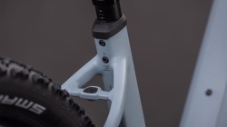 BICICLETA ELECTRICA CUBE REACTION HYBRID RACE 800 EASY ENTRY VULCAN ORANGE - Img 10