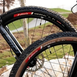 Anvelopa VITTORIA Mezcal 29x2.4(60-622) XC Race Tubeless Negru-Maro - Img 5