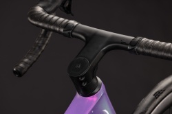 BICICLETA CUBE ATTAIN C:62 SLT COSMICPURPLE BLACK 2027 50 cm - Img 2