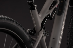 BICICLETA CUBE STEREO HPC TM CEDAR GREY 2027 L - Img 3