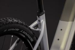 BICICLETA ELECTRICA CUBE REACTION HYBRID ONE 720 EASY ENTRY PEARLSILVER CHROME 2027 L - Img 4