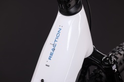 BICICLETA ELECTRICA CUBE REACTION HYBRID RACE 800 EASY ENTRY SNOW BLACK 2027 L - Img 3