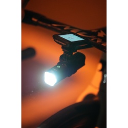 FAR DE BICICLETA IGPSPORT Smart Front Light VS800S - Img 3