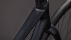 BICICLETA CUBE ATTAIN SLX COAL PRISM - Img 23