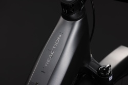 BICICLETA ELECTRICA CUBE REACTION HYBRID RACE 800 FE EASY ENTRY SLABGREY CHROME 2027 L - Img 2