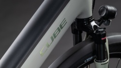 BICICLETA ELECTRICA CUBE SUPREME HYBRID DELUXE ONE 600 EASY ENTRY ASHGREEN CHROME - Img 7