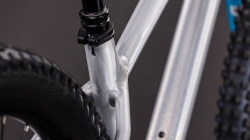 BICICLETA MTB Hardtail CUBE REACTION TM ONE RAWMETAL BLUE - Img 11