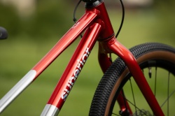 Bicicleta Superior TEAM 20 20 Gloss Brushed Alu/Red - Img 3