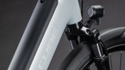 BICICLETA ELECTRICA CUBE SUPREME HYBRID COMFORT ONE 600 EASY ENTRY FOGGREY REFLEX - Img 19