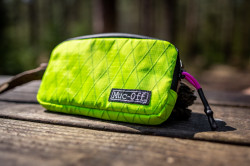 Borseta Muc-Off Essentials Impermeabila Hi-Vis - Img 3