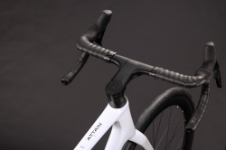 BICICLETA CUBE ATTAIN C:62 SLX METALLICWHITE BLACK 2027 50 cm - Img 2