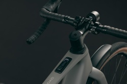 BICICLETA ELECTRICA CUBE NUROAD HYBRID C:62 RACE 400X FE OLDGREY GREY 2027 L - Img 2
