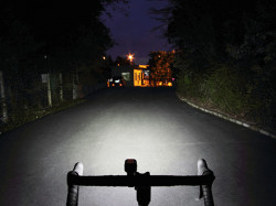 Far bicicleta RAVEMEN LR800P