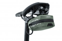 GEANTA ACID SADDLE CLICK XS Verde - Img 3