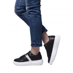 U.S Polo Assn сникърси черно платформа 