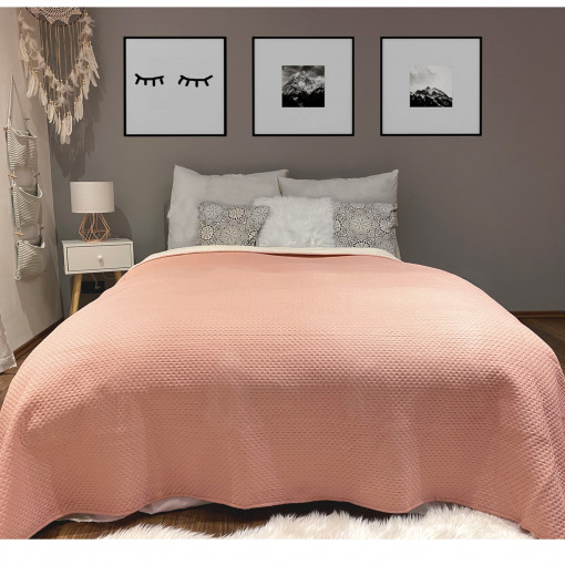 Cuvertura de pat matlasata Homelevel, 220 x 200 cm, Roz, Poliester, 54993.21