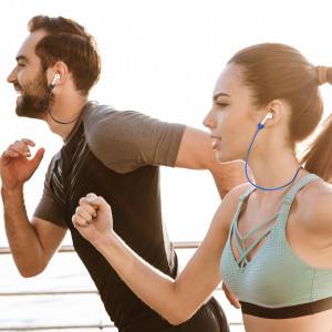 Curea pentru casti Apple AirPods 3/AirPods 2/AirPods Pro, Kwmobile, Alb, Silicon, 56992.02 - Img 3