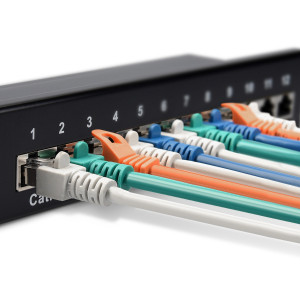 Patch Panel Cat6 cu 12 porturi RJ45 si montare pe perete, Kwmobile, Negru, Metal, 44493.02 - Img 3