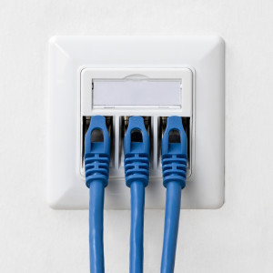 Set 1 Priza tripla de retea RJ45 cu 3 mufe CAT 6A, Kwmobile, Alb, Metal, 54571.03.01 - Img 3