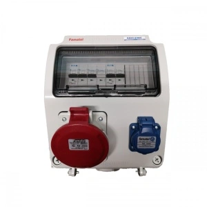Tablou electric Famatel echipat cu o priza trifazata 5P 32A + o priza monofazata schuko 16A, 9L IP54 cu aparataj automat Eaton