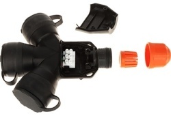 Adaptor cablu la 3 prize schuko 16A 230V rezistent la impact IP54 Famatel
