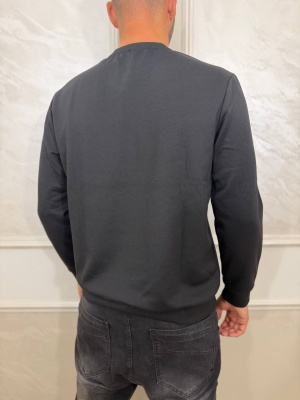 Мъжка блуза в черно с бродиран надпис MB53