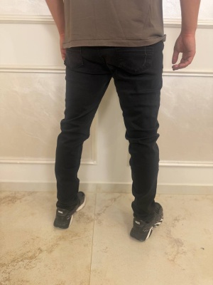 Мъжки дънки в черно Slim Fit с леко надран ефект