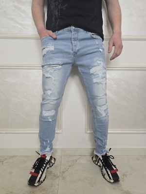 Мъжки skinny fit дънки в светлосиньо с накъсан и избелен ефект