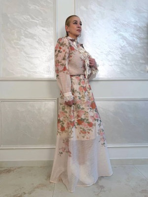 Елегантен дамски комплект от две части Floral Romance в светлобежово