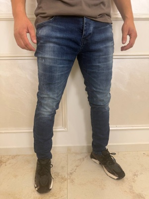 Мъжки дънки в синьо Slim Fit с протрит и избелен ефект