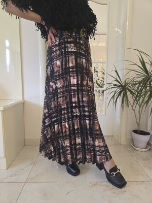 Дамска миди пола с плисета в черно-кафяво каре