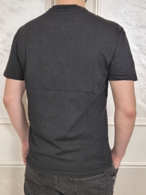 Мъжка тениска в черно Minimal Classic с накъсани краища