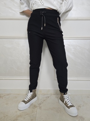 Дамски спорно-елегантен панталон slim fit в черно