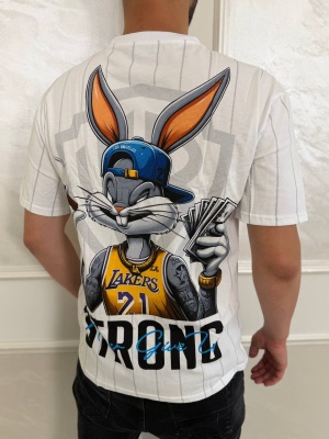 Мъжка тениска в бяло с райе и щампа Bugs Bunny