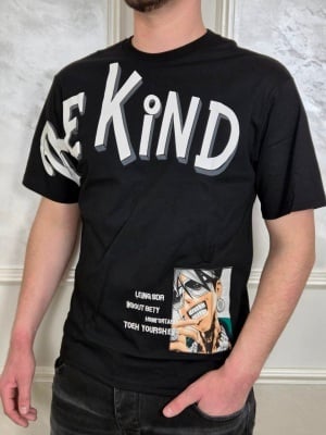 Мъжка тениска в черно с надпис и щампа Bе Kind