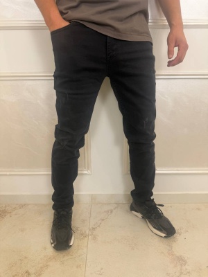 Мъжки дънки в черно Slim Fit с леко надран ефект